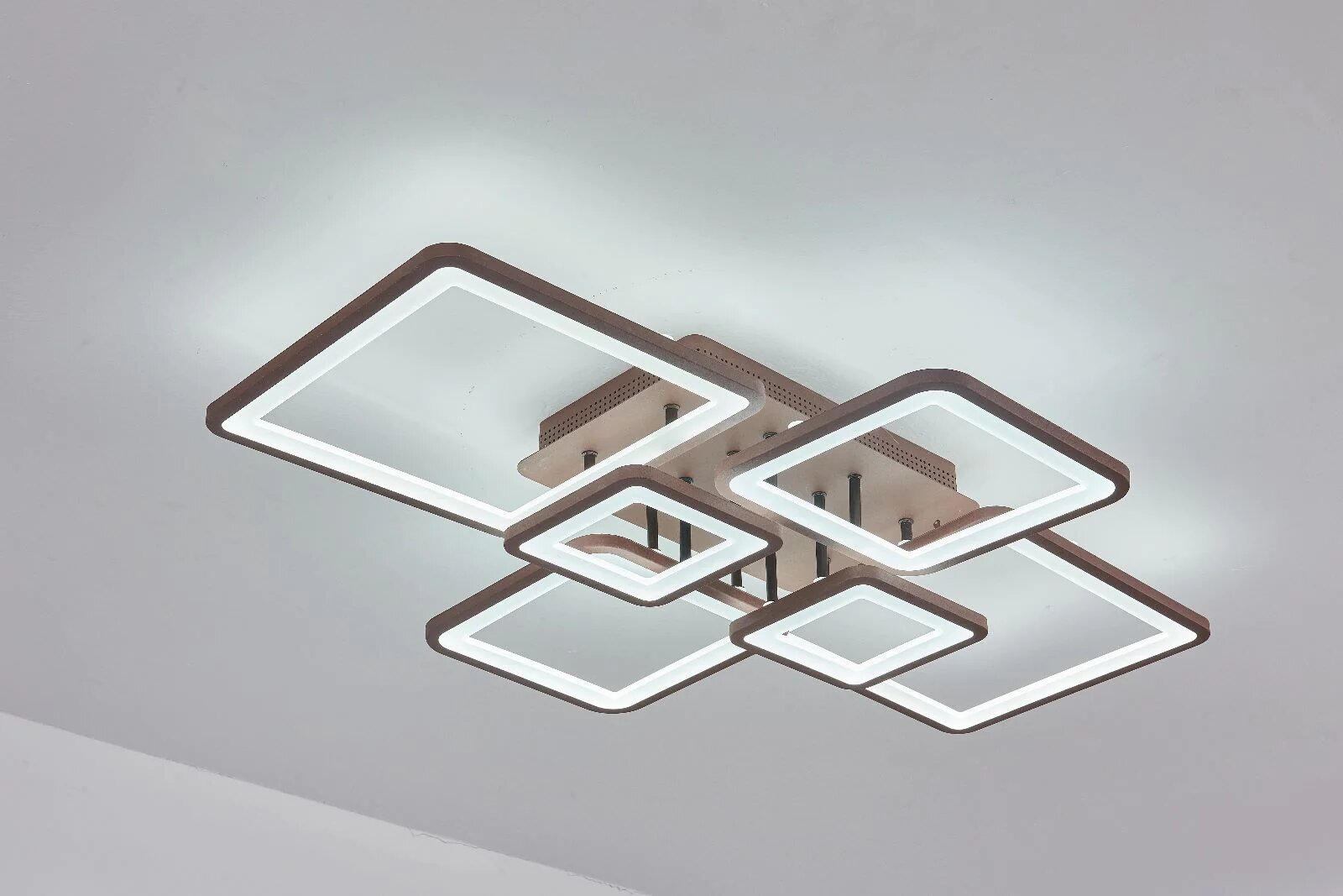 Lustra LED cu Telecomanda, 228W, 3 tipuri de lumina, Maro