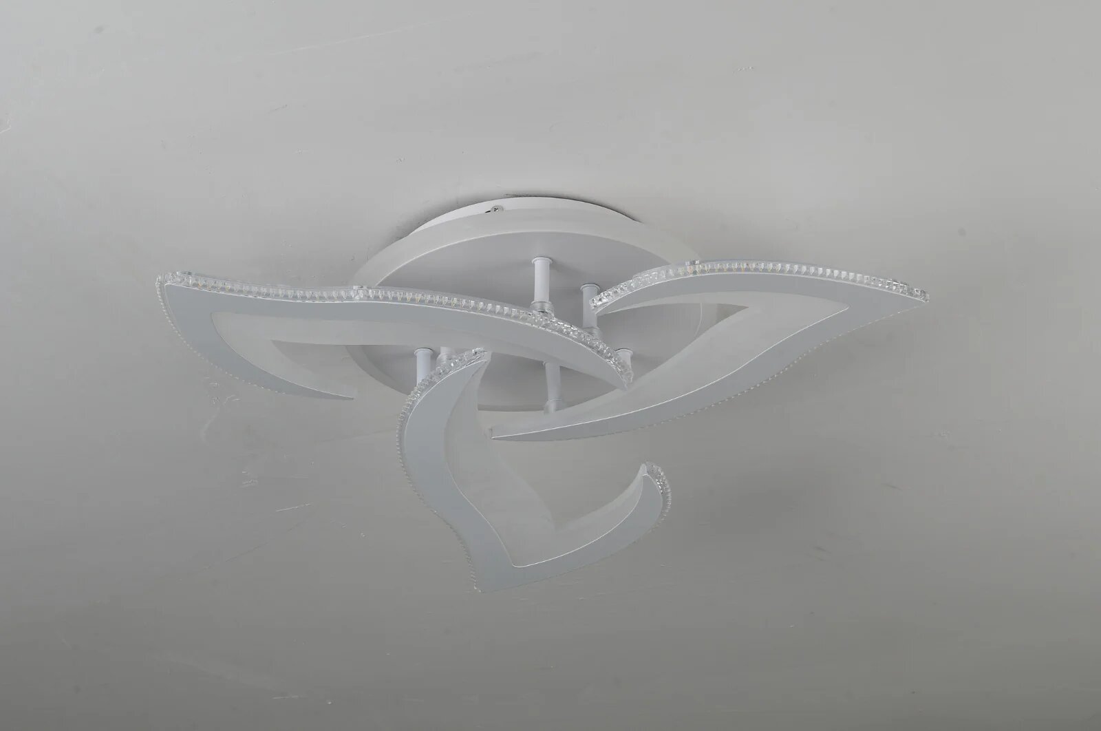 Lustra LED Flower RGB, 130W, 3 tipuri de lumina, Alb